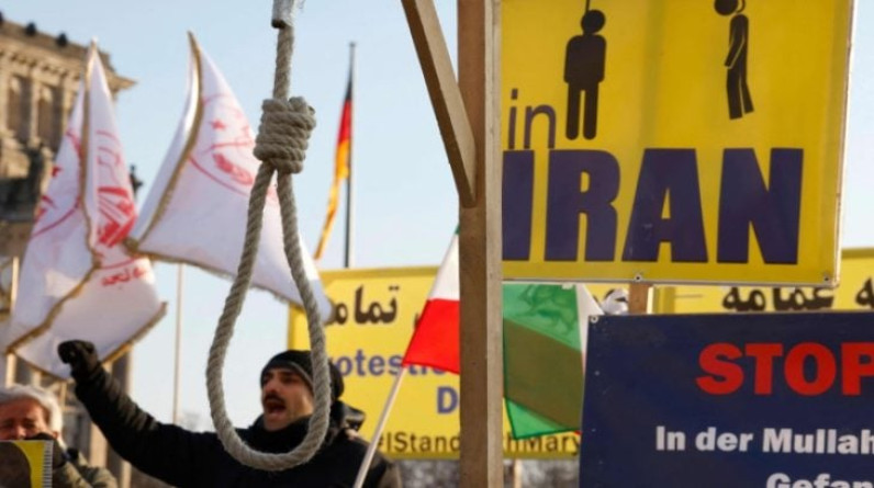 إيران تعدم 3 أشخاص على خلفية التظاهرات الشعبية